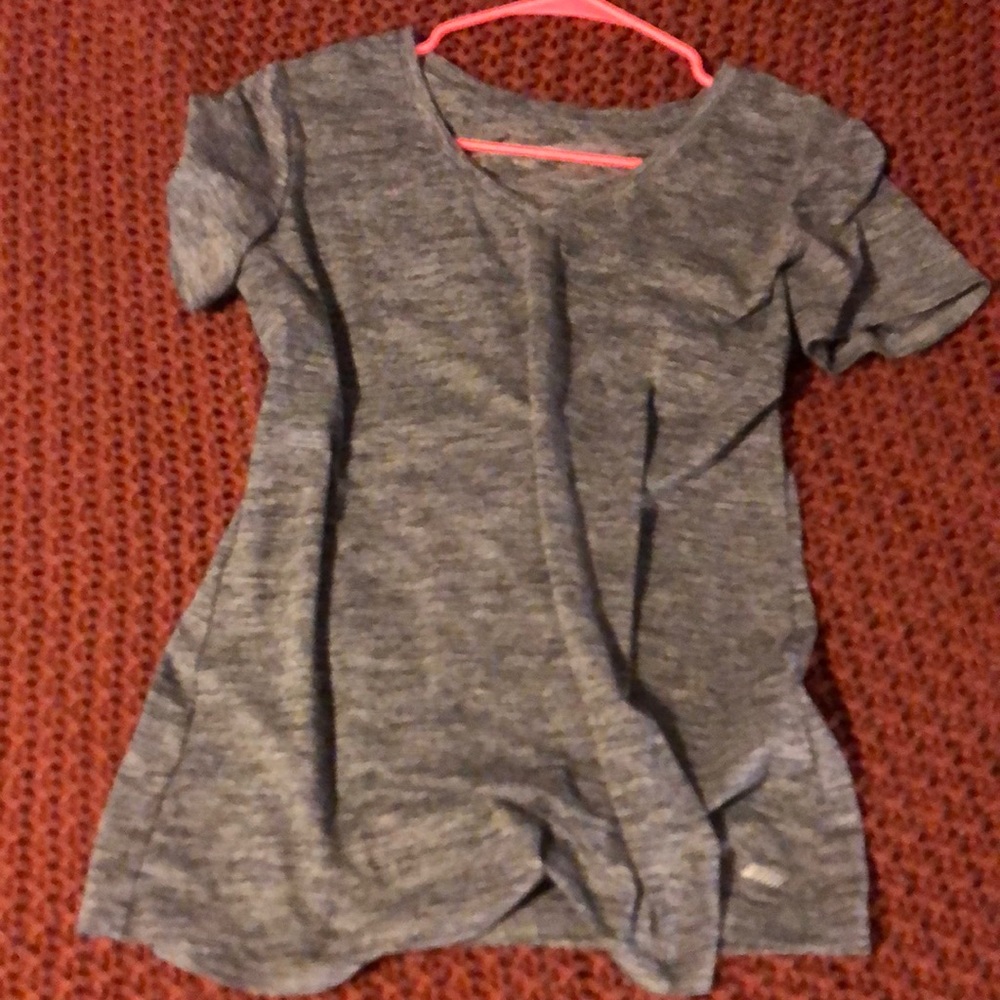 heathered grey womens workout top, size medium